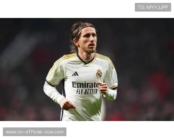 莫德里奇替补登场，皇马老将传帮带作用